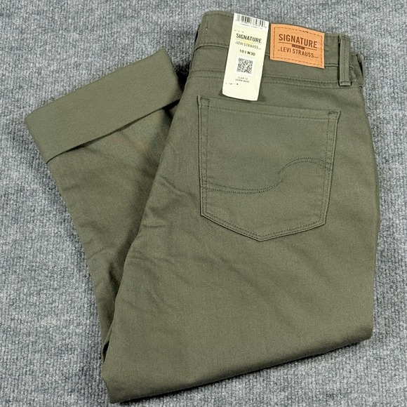 Levi Strauss Mid Rise Capri Pants Womens 10 W30 Green Stretch Cropped Casual New - Picture 1 of 10